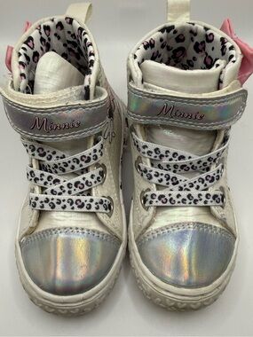 Toddler girl Minnie Mouse Iridescent High-Top Sneakers in White & Pink